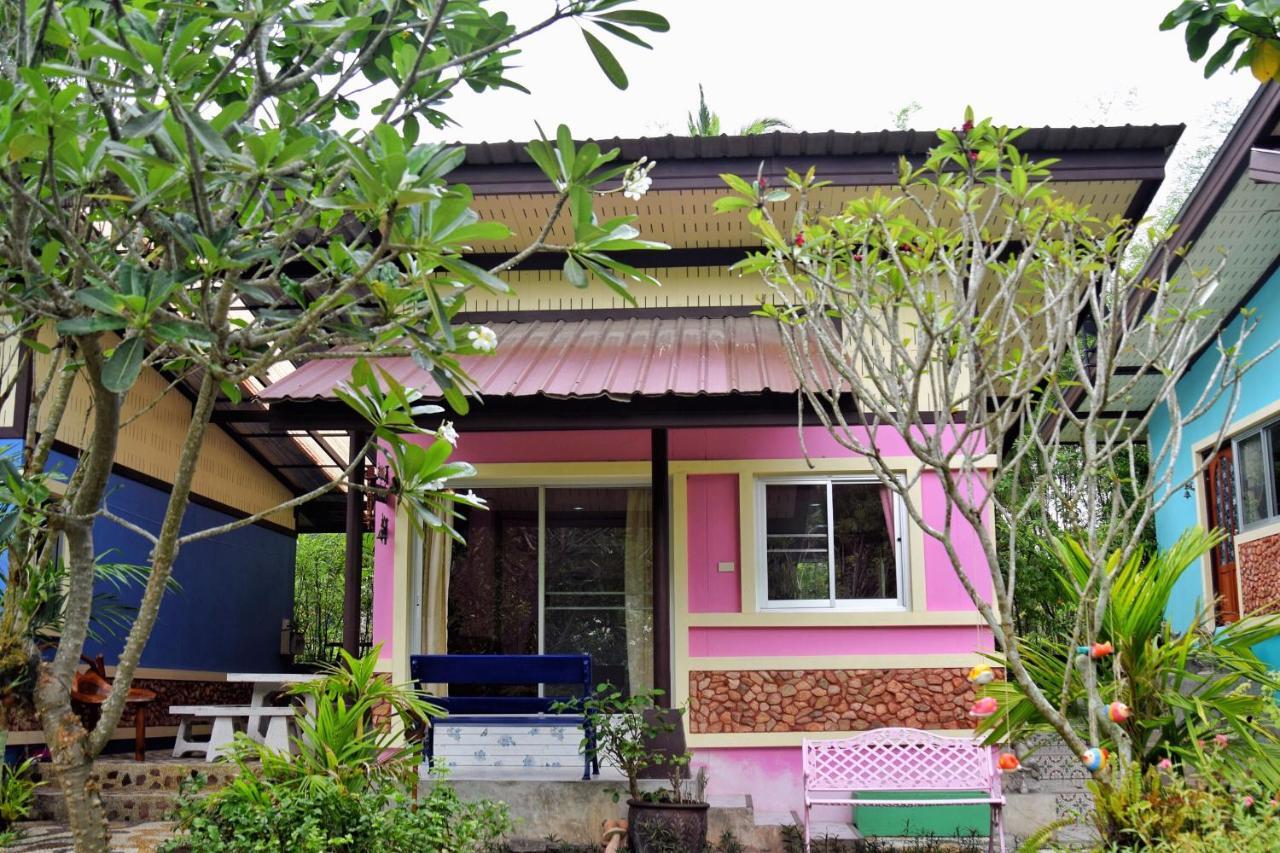 Ya Teng Homestay Ban Tha Sai Bagian luar foto
